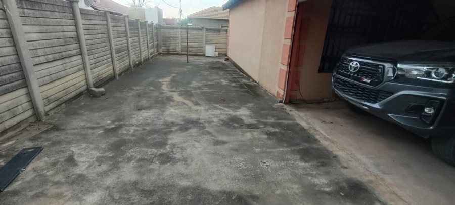 3 Bedroom Property for Sale in Tlhabane North West